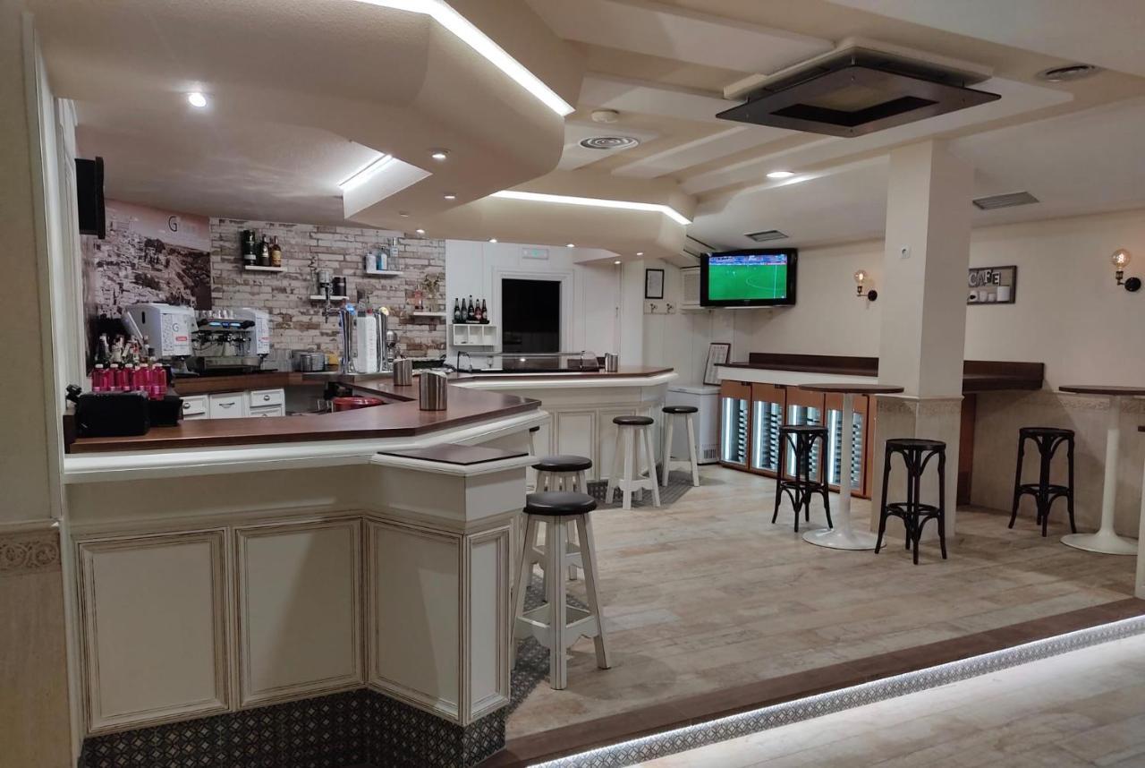 Hostal-Cafe Gutgreco Sonseca Екстериор снимка